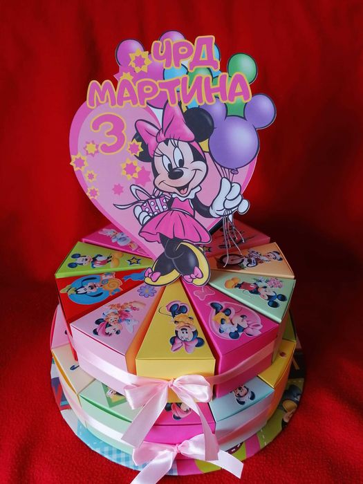 Картонена торта с избран герой