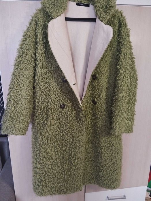 Елегантно палто в свеж цвят. Много актуално за сезона!