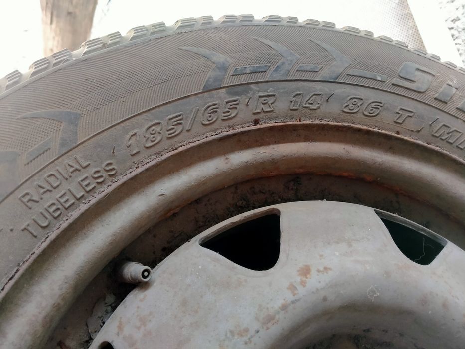 Продам покрышки на audi с дисками