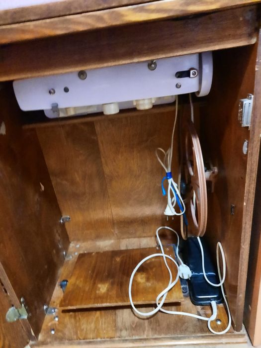 Швейная машина продается