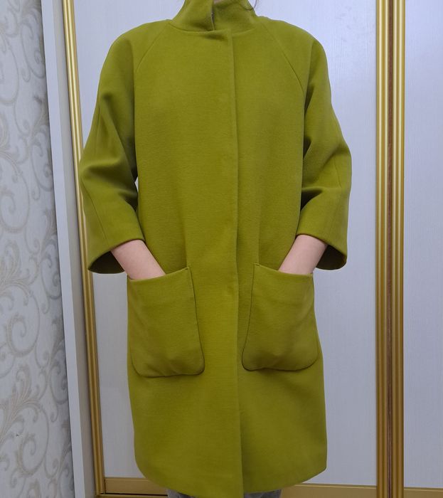 Продам пальто демисезонное