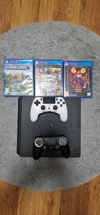 Vând PS  4  slim