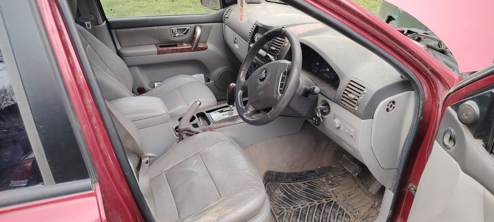 Продавам кия Соренто 2.5 на Части!!!