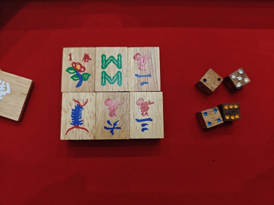 Лукс комплект игра Mah-Jongg (Ма джонг) от масивно дърво Самена. Нов!