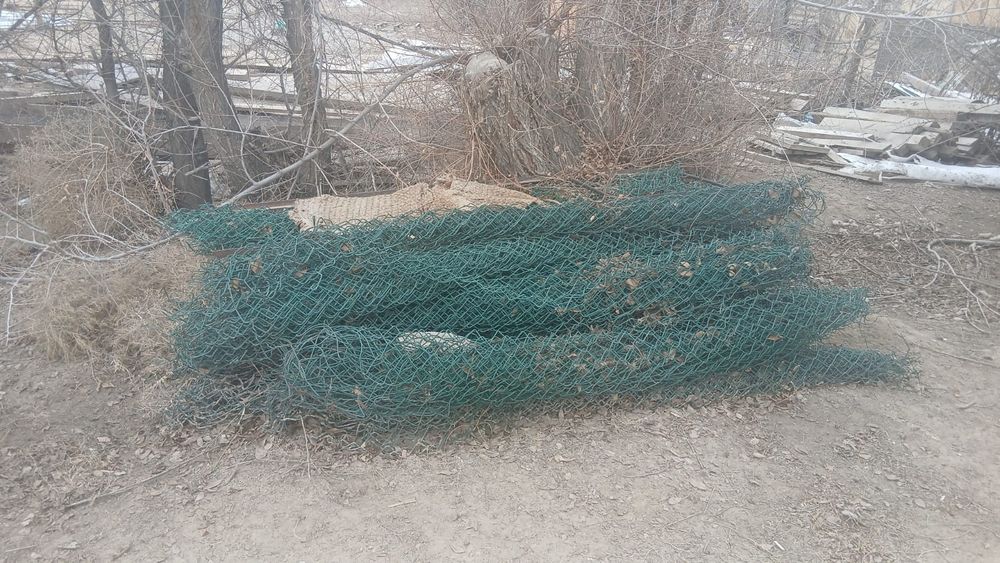 Продам Сетка 1жарым метр биреуі 1200теңгеден берем