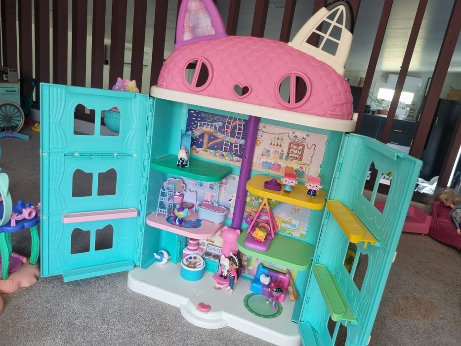 Gabby Doll house