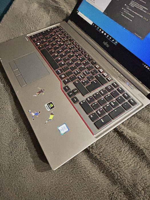 Fujitsu• i7-6720HQ• Nvidia 4Gb• 16gb ram• SSD 512• Workstation/Gaming