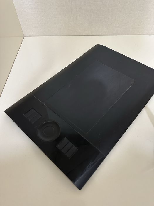 Wacom Intuos4 PTK-440 Professional Grafik Planshet (Artist Tablet)