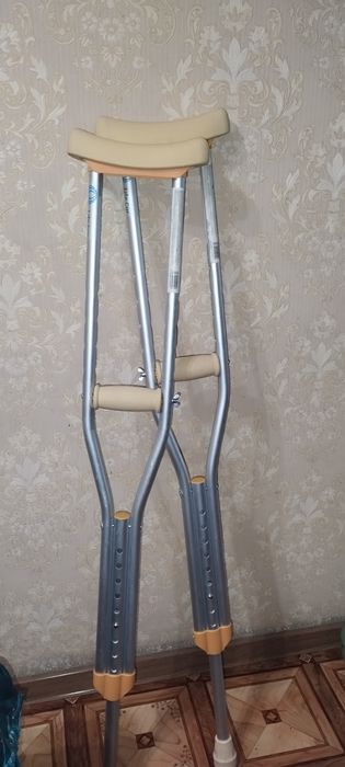 Продам костыли детские
