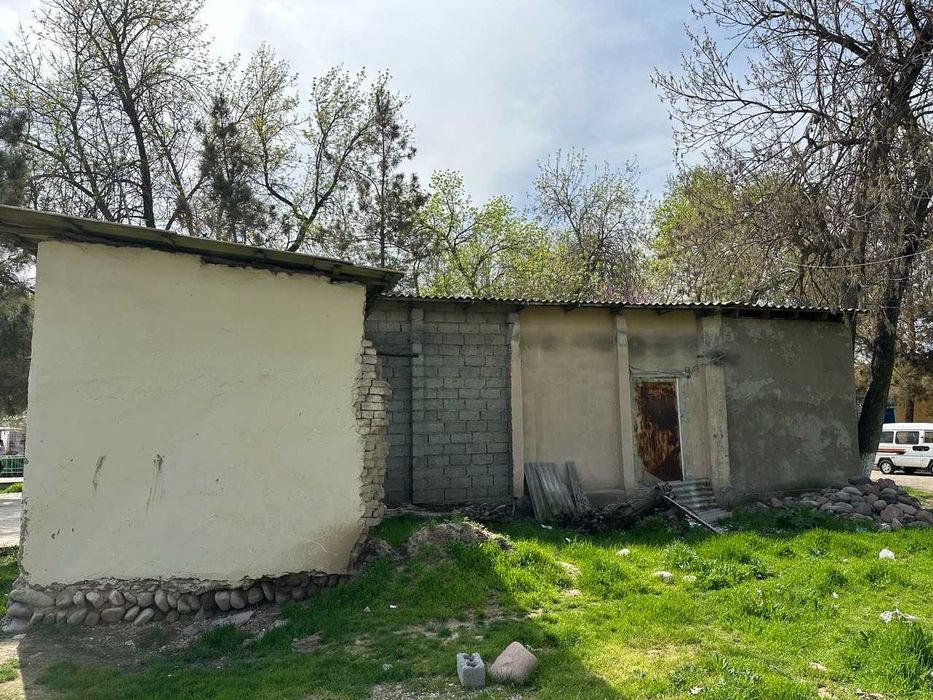 Noturar bino Yuqori Chirchiq Nurli yo‘lda