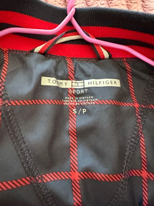 Червено дамско яке Tommy Hilfiger