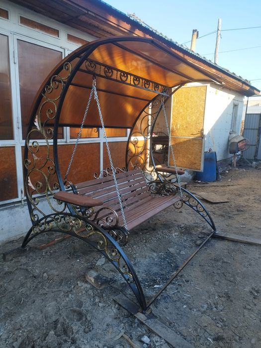 Качеля садовая кованая