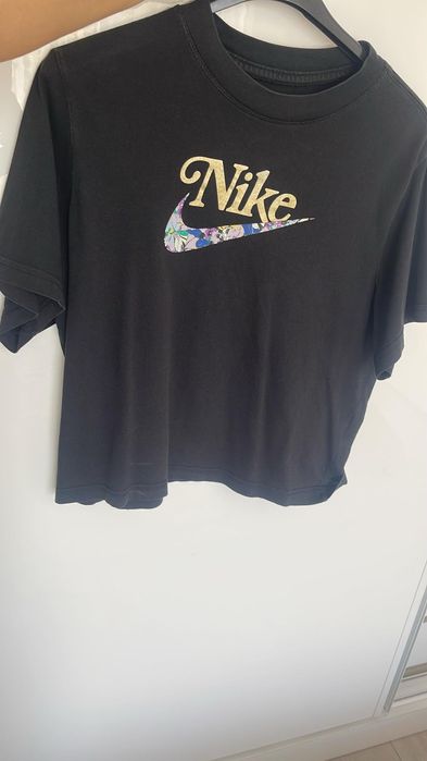 Продавам Тениски на Nike
