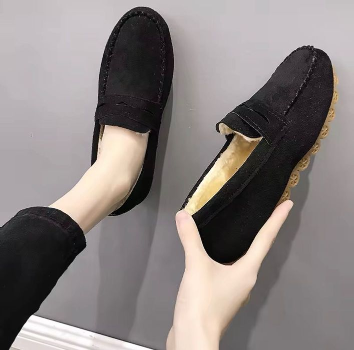 Дамски велурени обувки