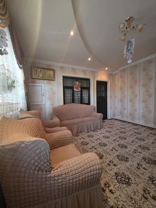 Кибрай тумани Бирлик махалласида 6 сотих 7 хонали  уй сотилади.