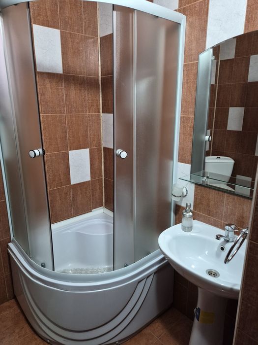 Cabine de dus, wc, lavoar si baterii baie