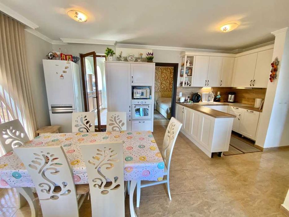 Продава се Четиристаен апартамент в Свети Влас - 129 кв.м за 2016 €/кв.м - Снимка #3