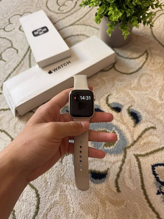Продам Apple Watch Se2 44mm