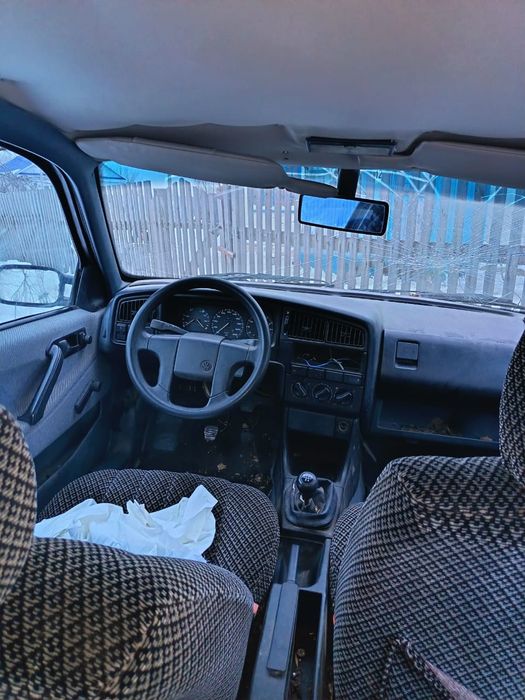 Продаю машину пассат б3