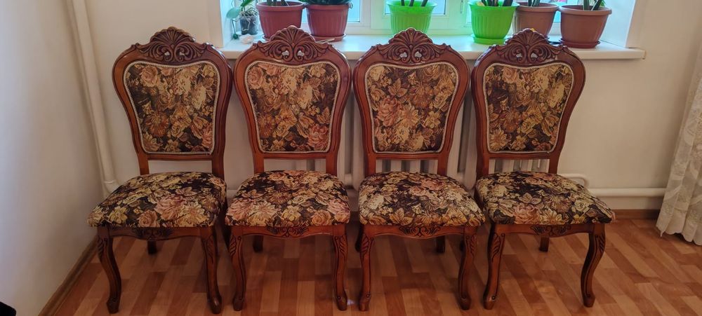 Продам гостевые стулья