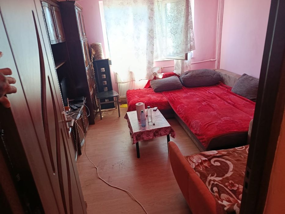 Văd garsonieră zona Uta