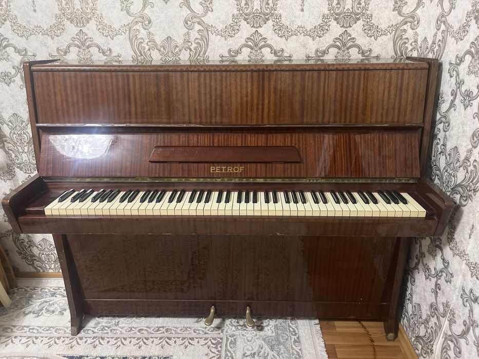 пианино марки Petrof