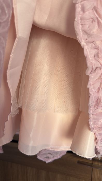 Продам платье 140-158 рр