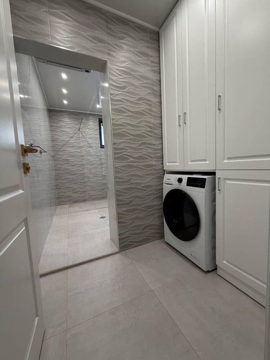 Дава се под наем Тристаен апартамент в София, Лозенец - 180 кв.м за 1800 € - Снимка #9