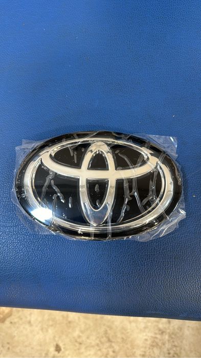 Усилитель бампера Тойота Сиенна