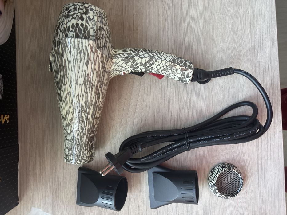 Профессиональный фень новый в упаковке