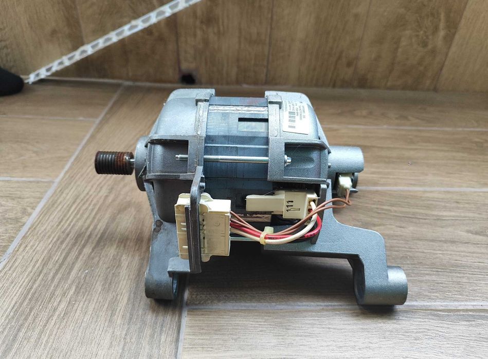 Двигател за пералня Indesit