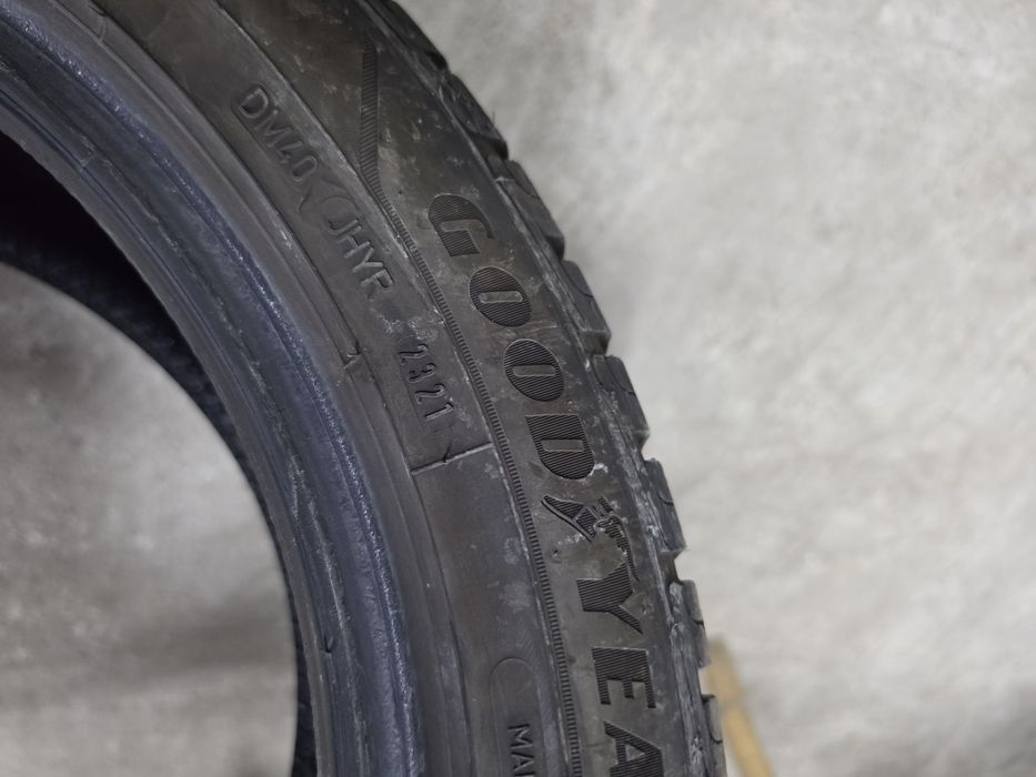 2 Броя 225/50/17 Goodyear 5,5mm