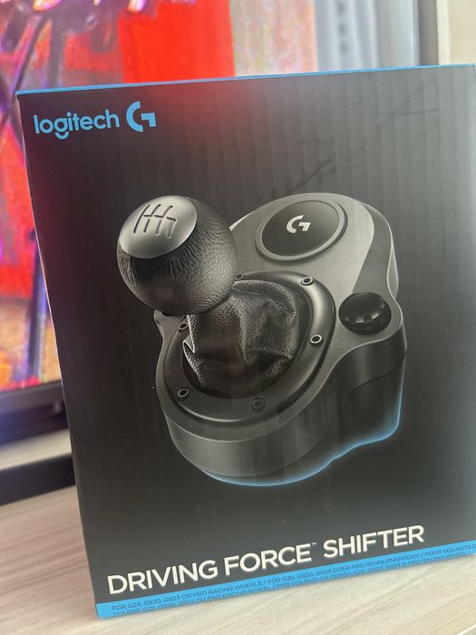 Волан logitech g29 със скоростен лост от logitech.Волана има 1 година гаранция.Волана става  за PC,PS4,PS5.Продавам и тези 4 игри. Почти неизползвани!