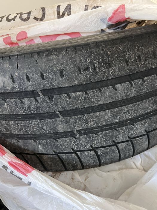 225/45/18 продам резину