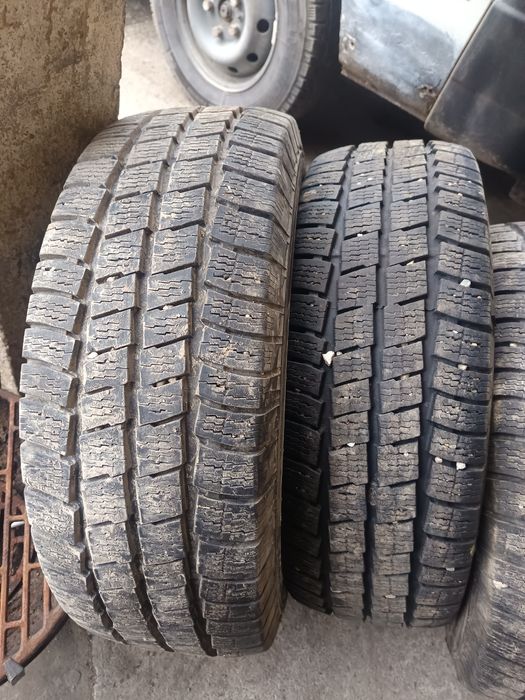 225 70 15 C бусови гуми