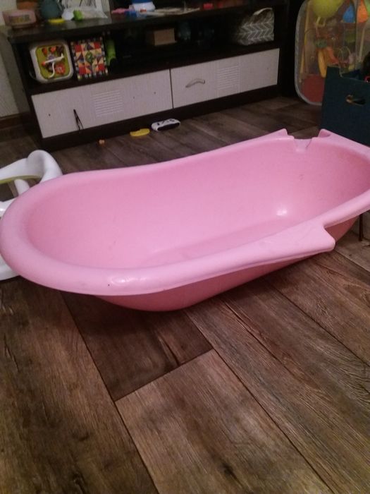 Продам ваночку и стульчик для купания в хорошем состоянии, цена за все