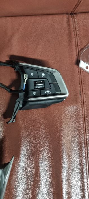 Бутони от мултифункционален волан на Субару Импреза