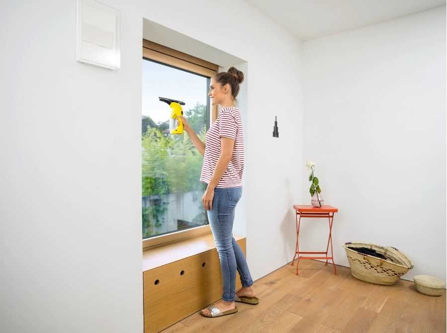 Уред за почистване на прозорци Karcher WV 2 Стъклочистачка