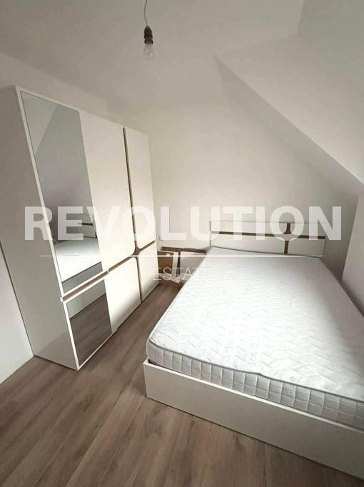 Дава се под наем Мезонет в Варна, Цветен квартал - 90 кв.м за 747.66 € - Снимка #3