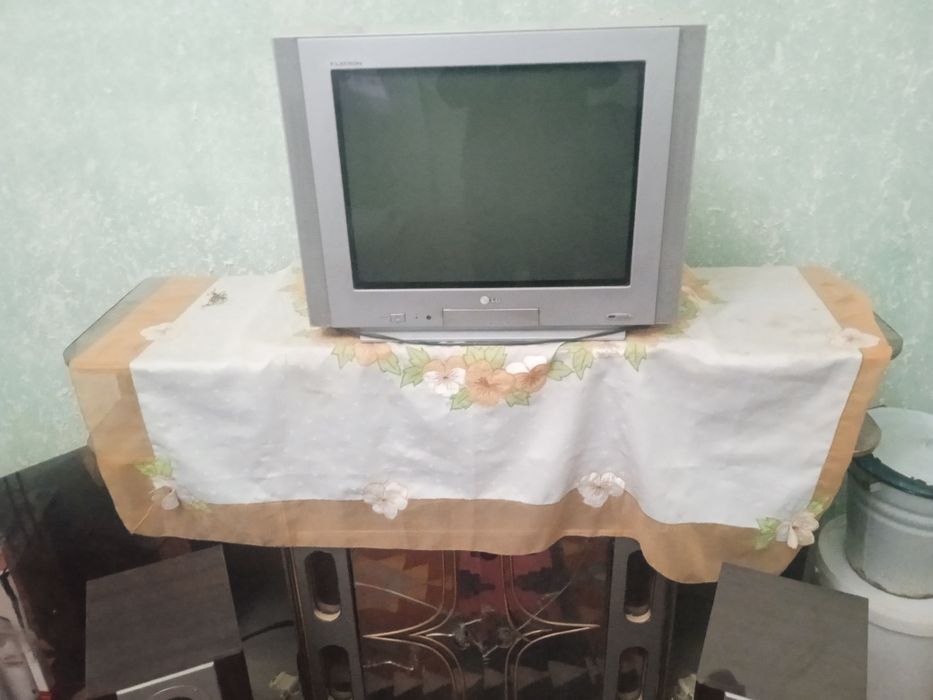 Kalonka ,pastavka,televizor sotiladi.Qaysi biri kerak bo'lsa tel qilin