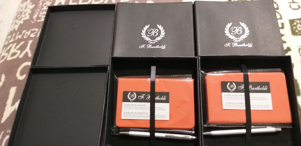Органайзер бележник Bartholdi + химикал с камъчета-сертификат и кутия