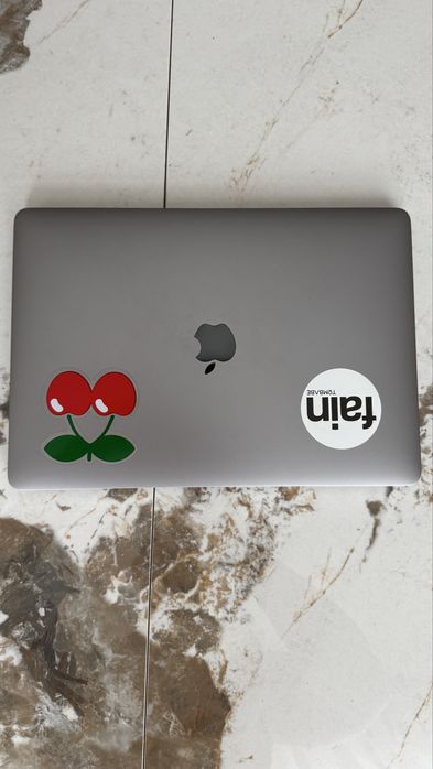 MacBook Pro 13” 2020 – Intel i5 | 8GB RAM | SSD 256GB | Retina