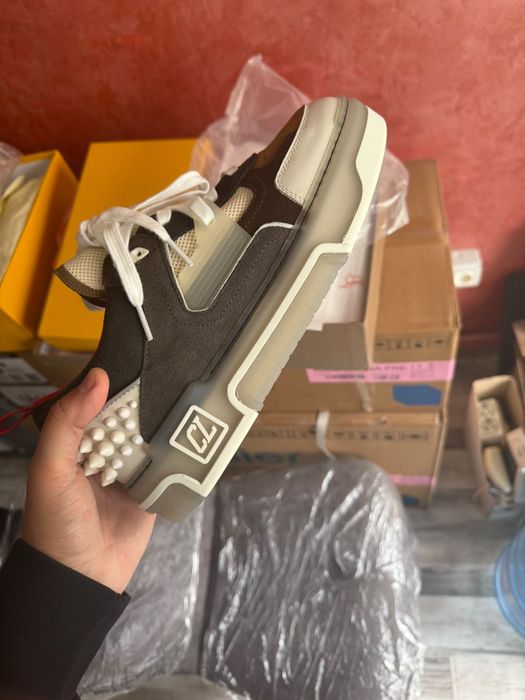 Adiadasi Fendi si Loubotin