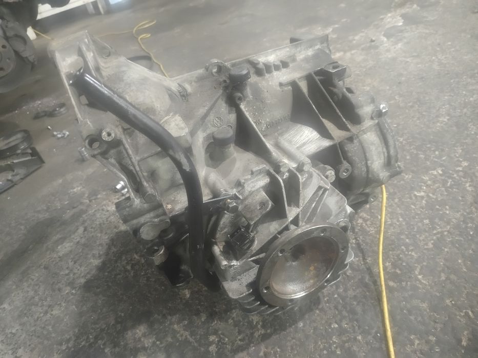 Автомат 2.3 Ауди 100 с4