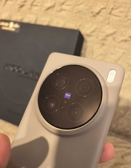 Флагменский смартфон Vivo