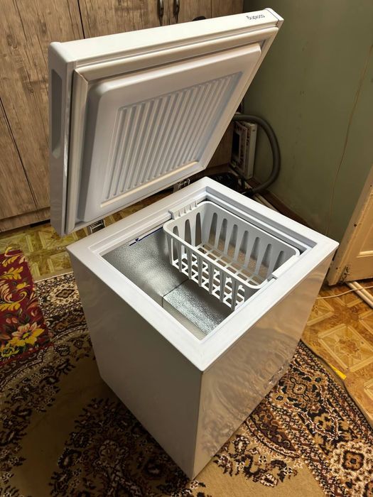 Холодильный шкаф типа "ЛАРЬ"