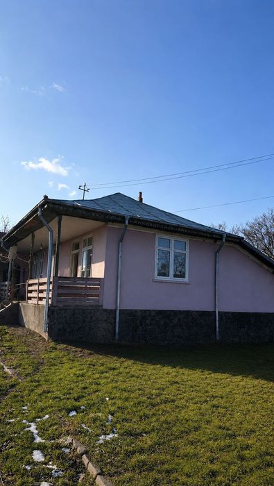Casă de vânzare în comuna Bolotești
