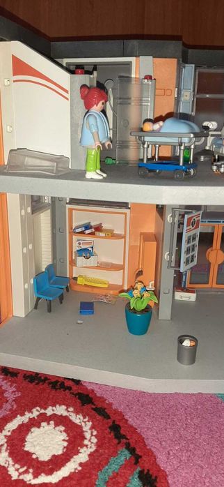 Playmobil - Голяма болница, Барби ЛИНЕЙКА , Барби КЕМПЕР