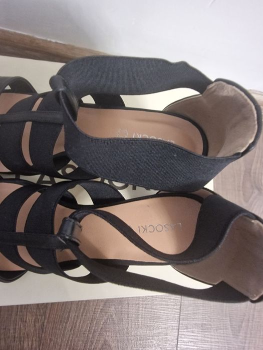 Сандали ест.кожа 40 номер Lasocki