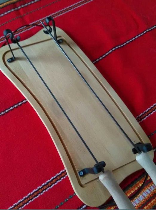 Масивна букова дъска за скара със метални шишове размери (54см x 21см)